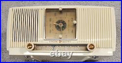 Vintage Radio GENERAL ELECTRIC MODEL 547PH CLOCK TUBE RADIO FOR PARTS OR REPAIR