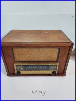 Vintage Sears Silvertone 8220 Battery Operated Receiver Radio(Parts/Repair/Read)