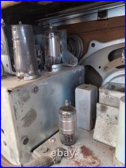 Vintage Silver Tone Tube Radio Very Beautiful Parts Of Repair Because I Haven't