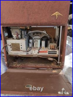 Vintage Silver Tone Tube Radio Very Beautiful Parts Of Repair Because I Haven't