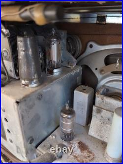 Vintage Silver Tone Tube Radio Very Beautiful Parts Of Repair Because I Haven't