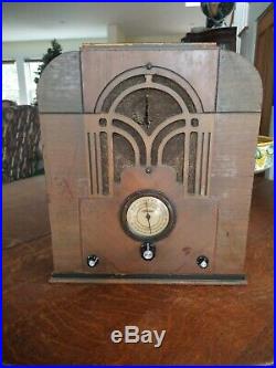 Vintage Silvertone Model 1863 Tombstone Radio For Restoration or Parts
