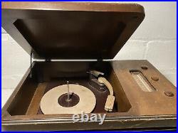 Vintage Stewart Warner radio phonograph model 61TR36 for parts or repair