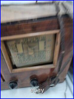 Vintage Tube Radio Model Number CS322 For Parts And Repair