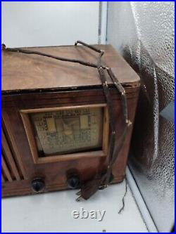 Vintage Tube Radio Model Number CS322 For Parts And Repair