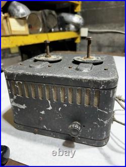 Vintage Unknown Classic tube Radio Parts Domestic USA 1940's 1930's Knob Box