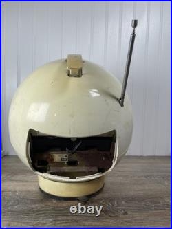 Vintage Weltron 2001 8 Track Player Radio White Space Ball AM/FM Radio For Parts