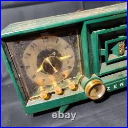 Vintage ZENITH Model S21634 1950s Rare Bakelite Radio Green Mid Mod Parts Repair