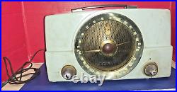 Vintage Zenith Bakelite AM/FM Radio Model A825 For Parts/ Repair/Display