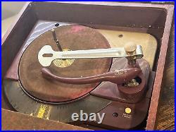 Vintage Zenith Cobra Matic AM Radio/Record Player Model H661R Parts/Repair