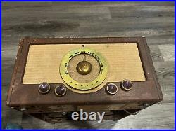 Vintage Zenith Cobra Matic AM Radio/Record Player Model H661R Parts/Repair