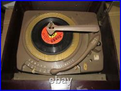 Vintage Zenith R566 Bakelite Radio & Turntable Powers On for Parts/Repair