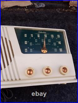 Vintage silvertone radio Parts Or Repair Power's Up TUBE