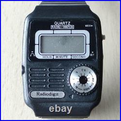 Vintage watches Wrist type radio Radio Listen to the radio Clock is dead Parts
