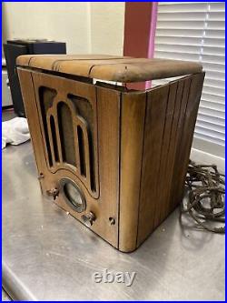 Vtg. Crosley 555 tube tombstone radio For restoration Or Parts Rare