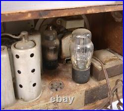 Wilcox-Gay A52 Tube Radio Art Deco Design Wood Cabinet For Parts Or Restoration