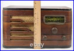 Wilcox-Gay A52 Tube Radio Art Deco Design Wood Cabinet For Parts Or Restoration